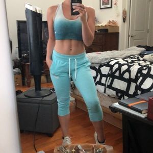 Nike cropped joggers never worn except for photo